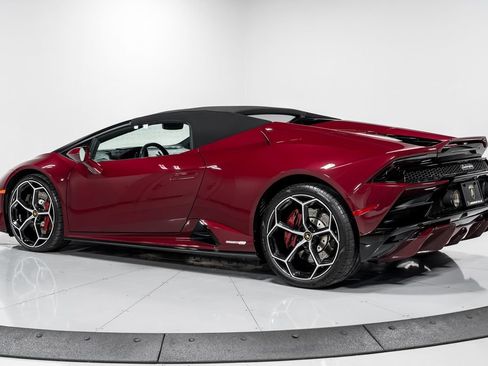 Used 2022 Lamborghini Huracan EVO RWD image 42