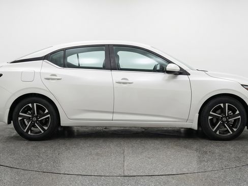 Used 2024 Nissan Sentra SV image 11