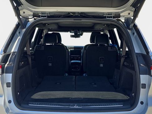 Used 2022 Jeep Grand Cherokee L Overland w/ Luxury Tech Group IV RWD image 14
