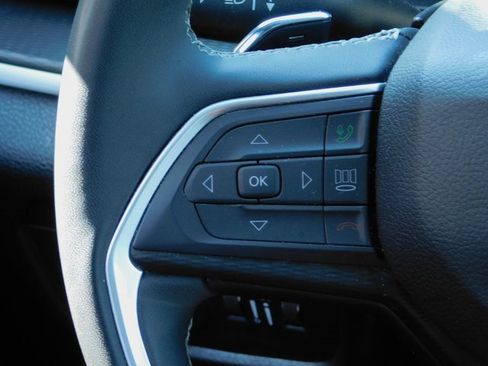 Used 2023 Jeep Grand Cherokee L Laredo image 21