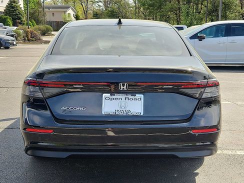 Certified 2023 Honda Accord EX image 5