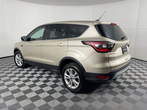 Used 2017 Ford Escape SE w/ SE Cold Weather Package image 3