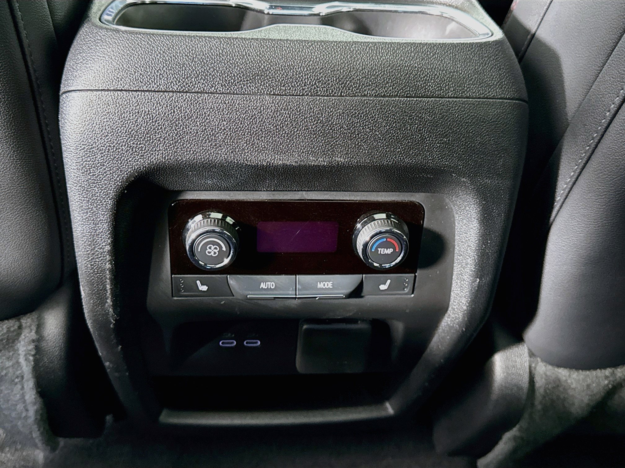 Used 2024 Chevrolet Traverse RS FWD image 27