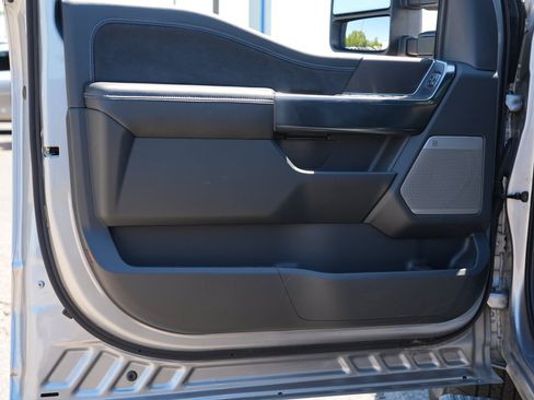 Used 2025 Ford F150 Platinum AWD/4WD image 16