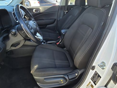 Used 2020 Hyundai Venue SEL w/ Convenience Package image 14