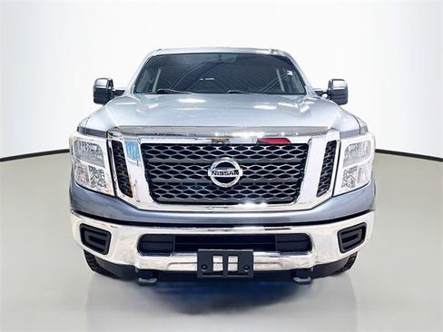 Used 2017 Nissan Titan SV image 3