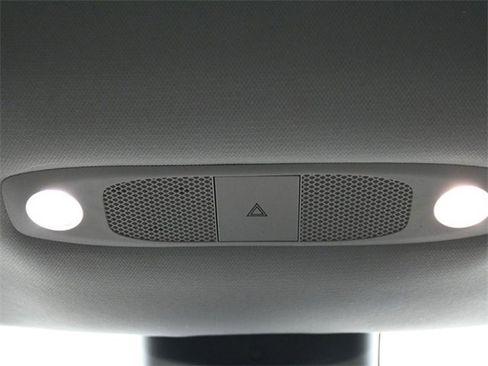 Used 2019 Tesla Model 3 Standard Range Plus image 16