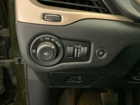 Used 2016 Jeep Cherokee 75th Anniversary FWD image 15
