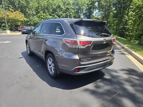Used 2015 Toyota Highlander XLE AWD/4WD image 6