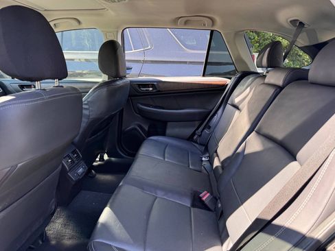 Used 2018 Subaru Outback 2.5i Limited w/ Popular Package #2 AWD/4WD image 8