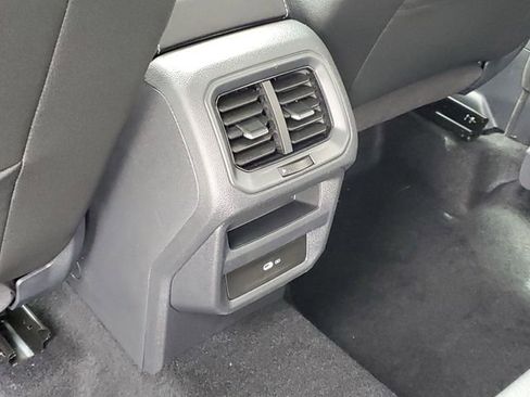 New 2025 Volkswagen Taos SE image 27