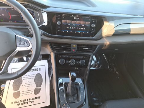 Certified 2024 Volkswagen Taos SEL image 19