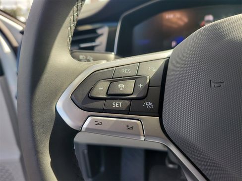 Certified 2025 Volkswagen Jetta SE image 29