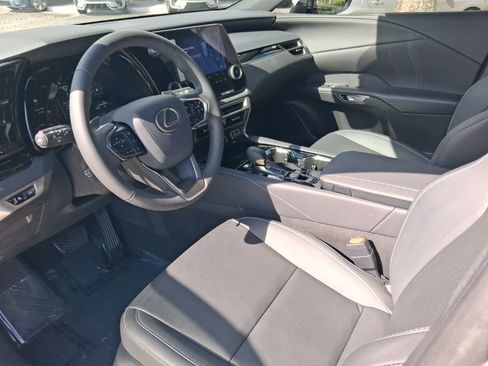 Used 2025 Lexus RX 350 FWD w/ Technology Package image 12