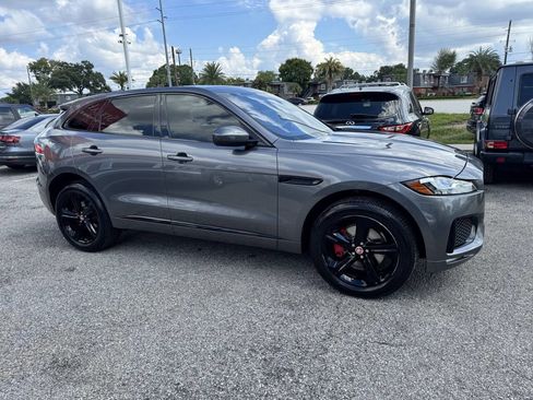 Used 2019 Jaguar F-PACE S image 6