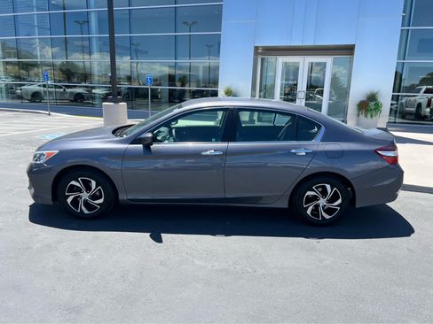 Used 2017 Honda Accord LX image 5