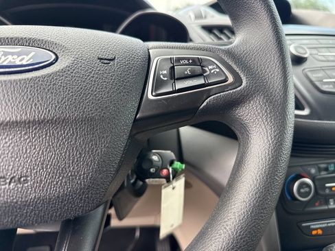 Used 2018 Ford Escape SE FWD image 15