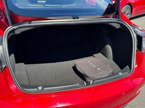 Used 2018 Tesla Model 3 image 11