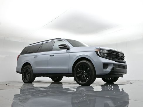 New 2025 Ford Expedition Max Platinum w/ Stealth Appearance Package image 3