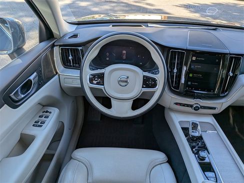 Certified 2023 Volvo XC60 B5 Ultimate w/ Protection Package Premier image 17