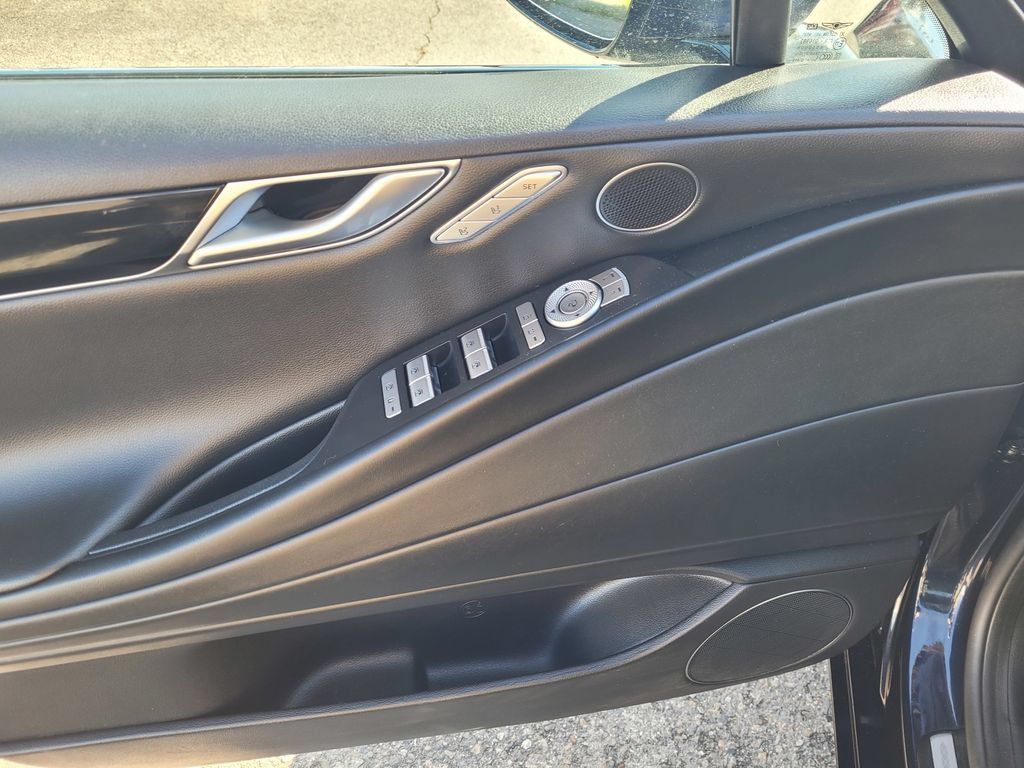 Used 2023 Genesis G80 2.5T RWD image 12