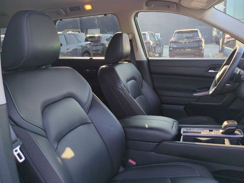 Certified 2024 Nissan Pathfinder SL FWD image 43