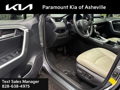 Used 2021 Toyota RAV4 XLE Premium AWD/4WD image 16
