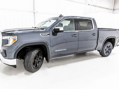 Used 2020 GMC Sierra 1500 SLE w/ SLE Value Package AWD/4WD image 3