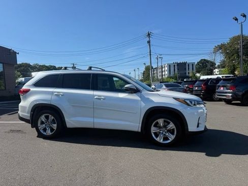 Used 2018 Toyota Highlander Limited AWD/4WD image 4