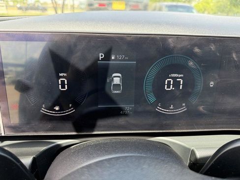 Used 2025 Hyundai Santa Cruz SE image 14