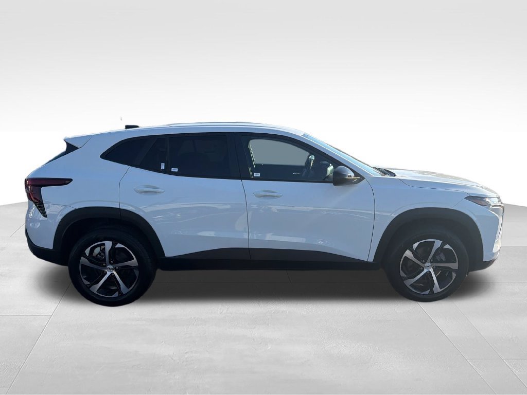 Used 2025 Chevrolet Trax RS w/ Driver Confidence Package FWD image 6