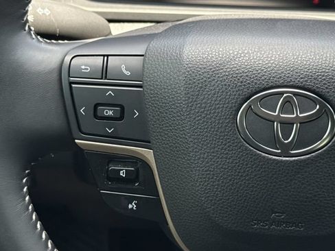 Used 2024 Toyota Crown AWD/4WD image 13