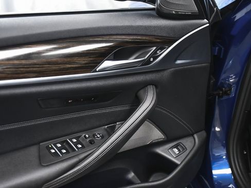 Used 2023 BMW 530i xDrive w/ Premium Package image 12