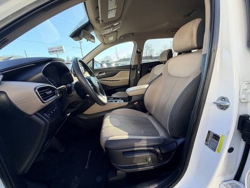 Used 2019 Hyundai Santa Fe SE FWD image 6