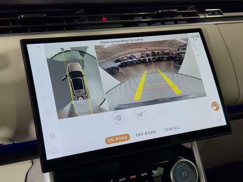 Used 2023 Land Rover Range Rover SE image 15