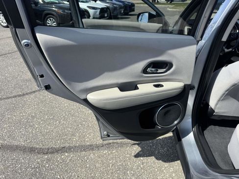 Used 2018 Honda HR-V EX image 17