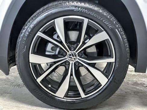 New 2026 Volkswagen Atlas SEL Premium R-Line image 24