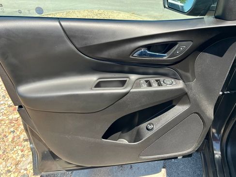 Used 2018 Chevrolet Equinox LT AWD/4WD image 16