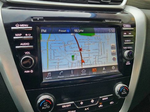 Used 2018 Nissan Murano SV AWD/4WD image 14