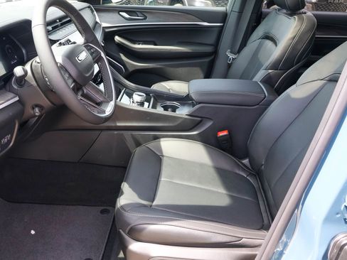 New 2026 Jeep Grand Cherokee L Limited AWD/4WD image 4