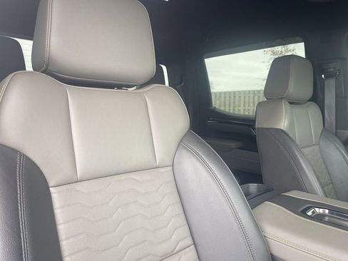 Used 2022 Chevrolet Silverado 1500 ZR2 w/ Technology Package image 33