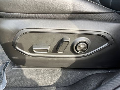 New 2025 Jeep Grand Cherokee Limited w/ Black Appearance Package image 21