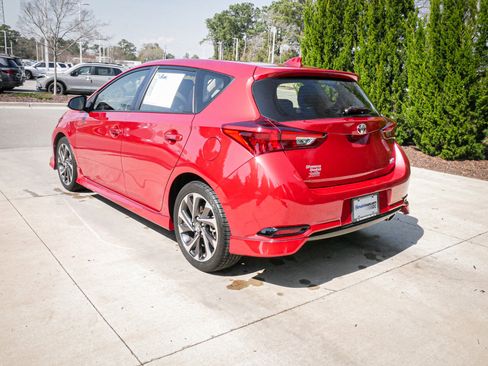 Used 2017 Toyota Corolla iM image 8