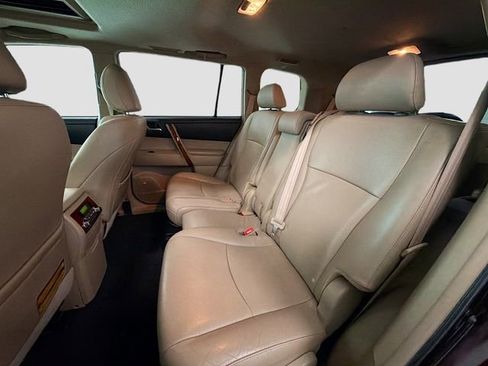 Used 2012 Toyota Highlander Limited w/ Tow Pkg image 23