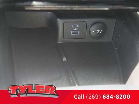 Used 2022 Ford Escape SEL w/ Technology Package AWD/4WD image 36