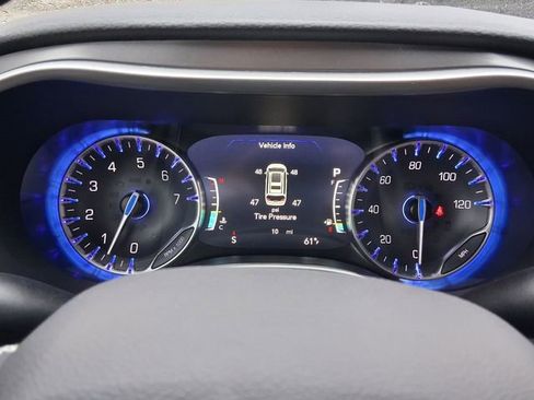 Used 2026 Chrysler Pacifica Select image 32