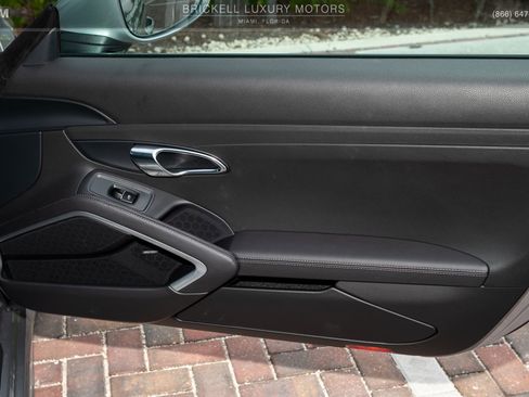 Used 2024 Porsche 718 Cayman image 17