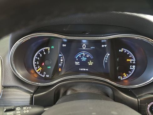 Used 2019 Jeep Grand Cherokee Altitude image 9