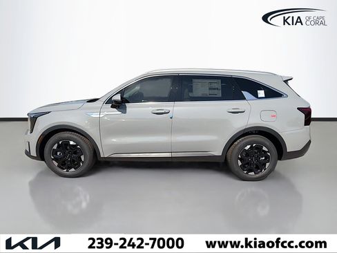 New 2026 Kia Sorento S image 2