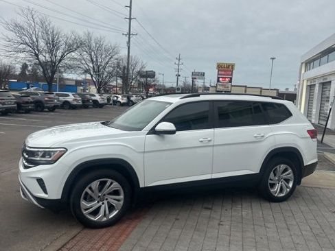 Used 2023 Volkswagen Atlas SE w/ Panoramic Sunroof Package image 22